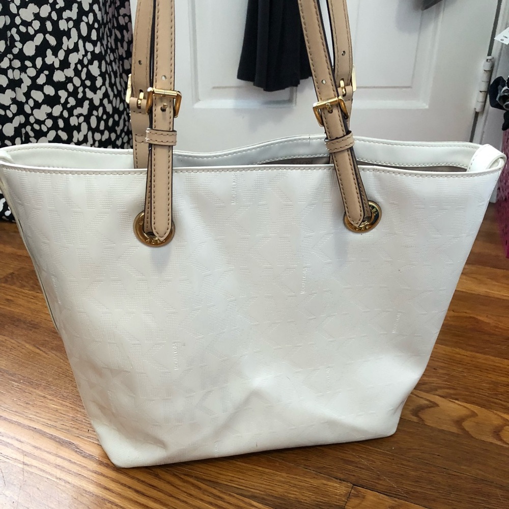 White Michael Kors bag